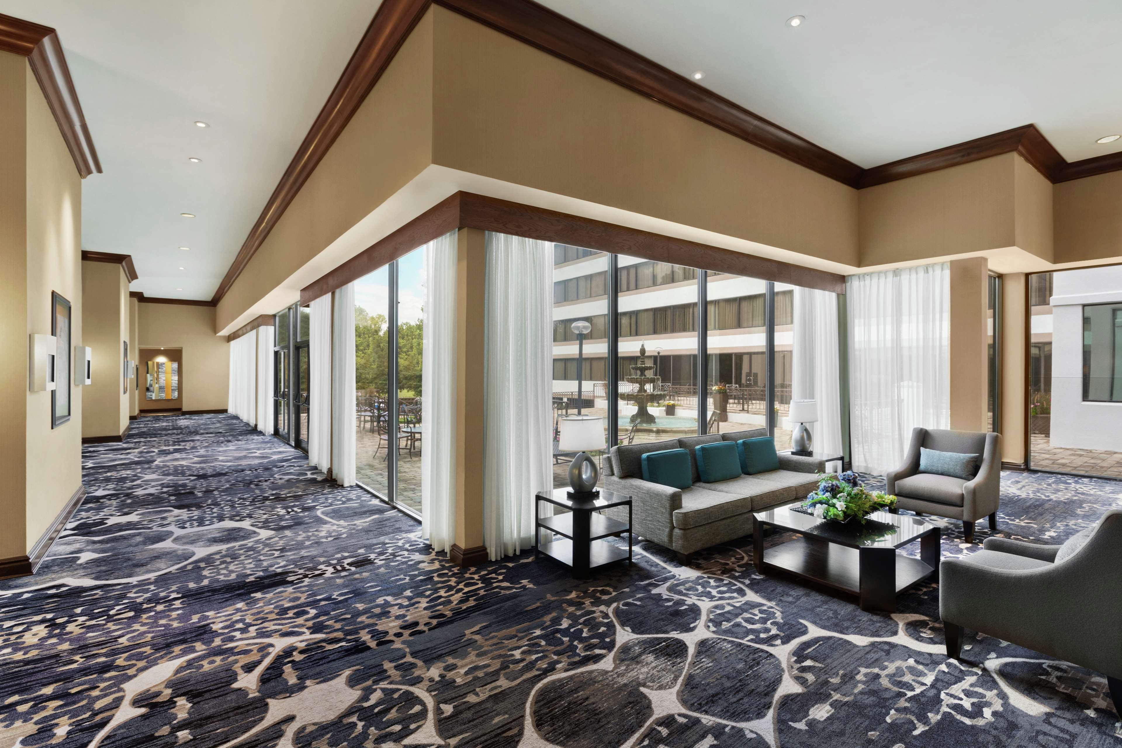 Doubletree By Hilton South Charlotte Tyvola Hotel Екстериор снимка