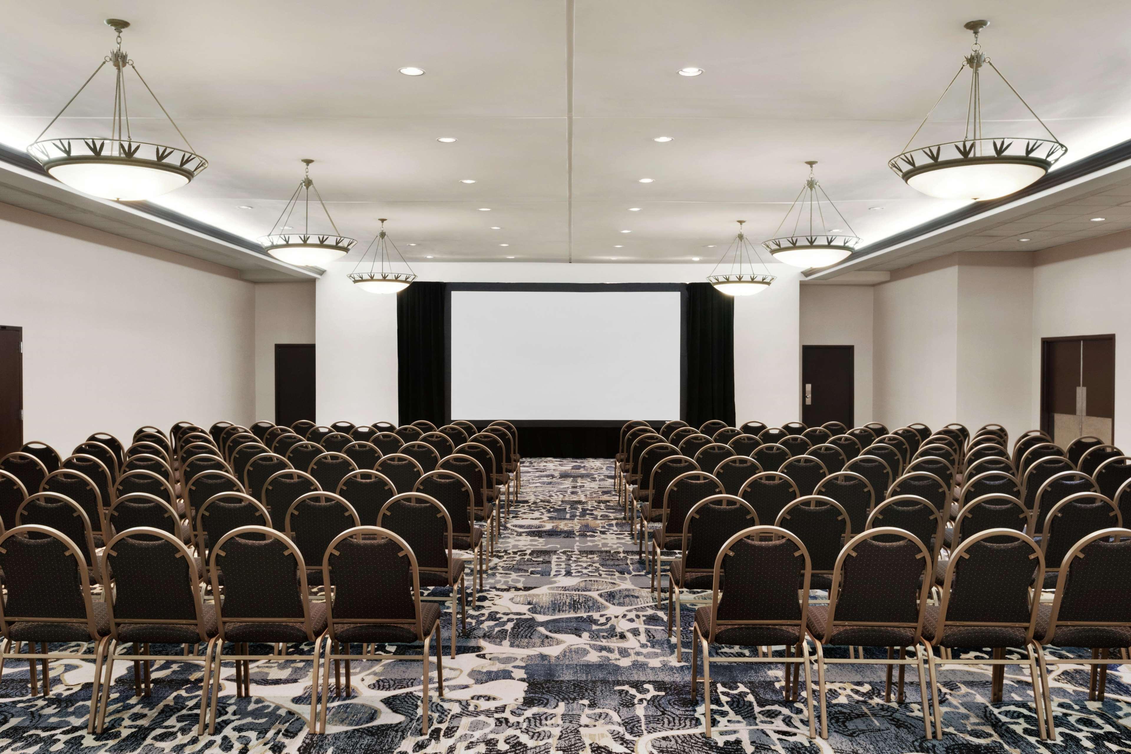 Doubletree By Hilton South Charlotte Tyvola Hotel Екстериор снимка
