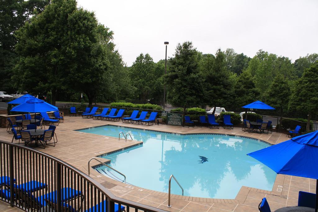Doubletree By Hilton South Charlotte Tyvola Hotel Екстериор снимка