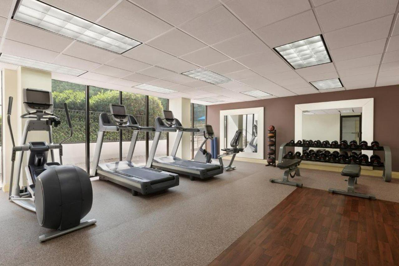 Doubletree By Hilton South Charlotte Tyvola Hotel Екстериор снимка