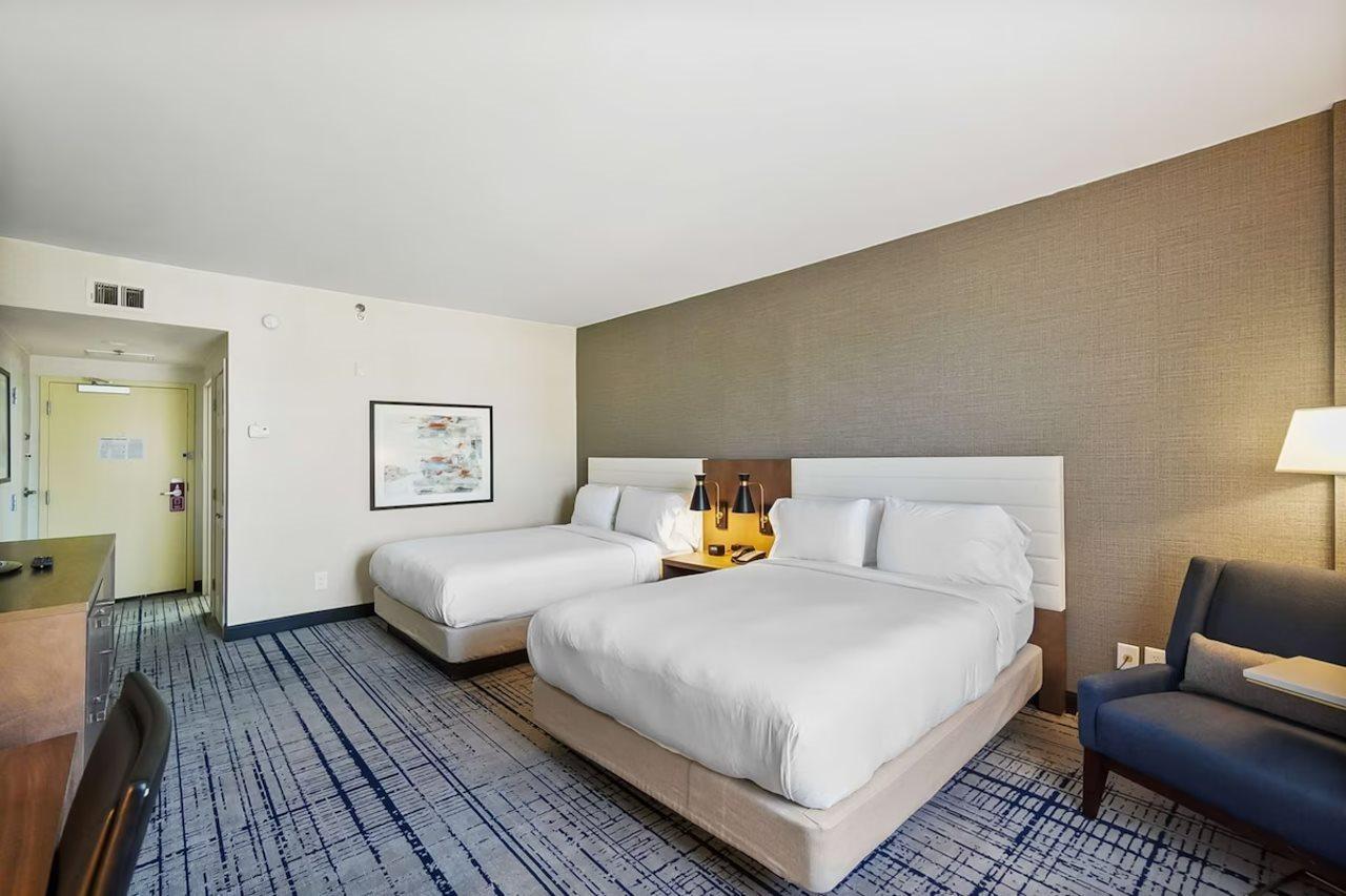 Doubletree By Hilton South Charlotte Tyvola Hotel Екстериор снимка