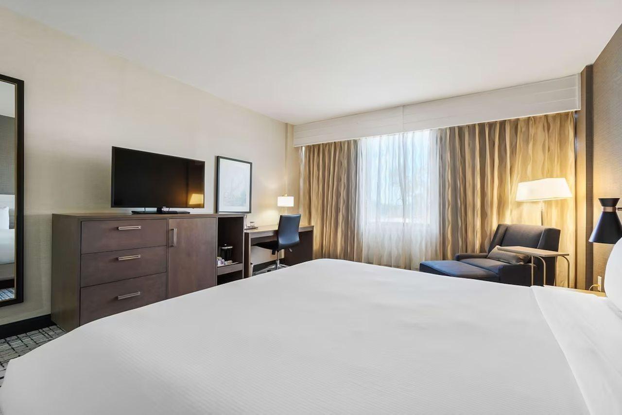 Doubletree By Hilton South Charlotte Tyvola Hotel Екстериор снимка