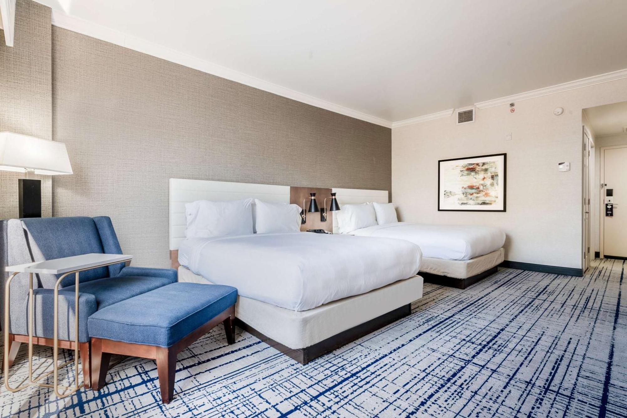 Doubletree By Hilton South Charlotte Tyvola Hotel Екстериор снимка