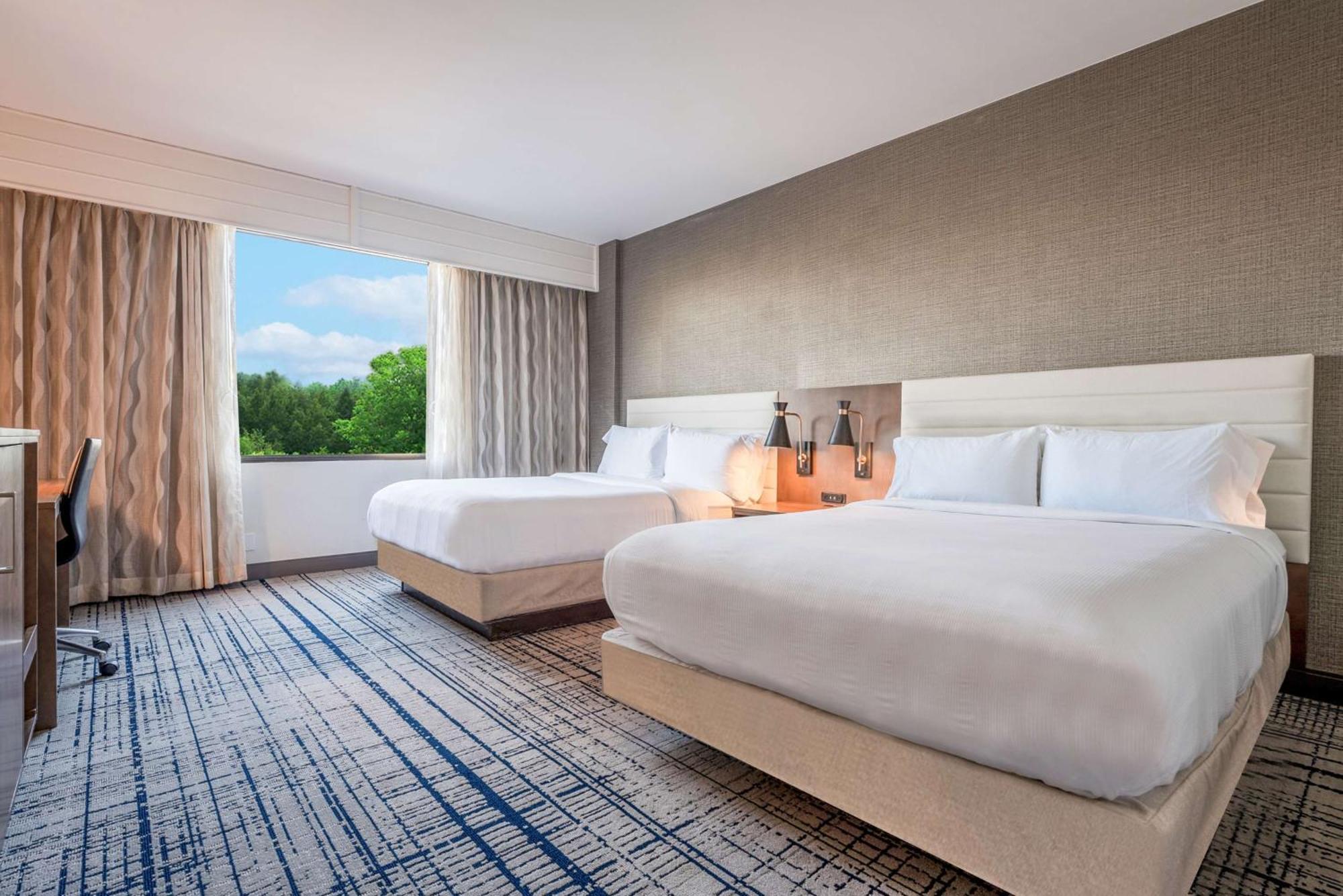 Doubletree By Hilton South Charlotte Tyvola Hotel Екстериор снимка