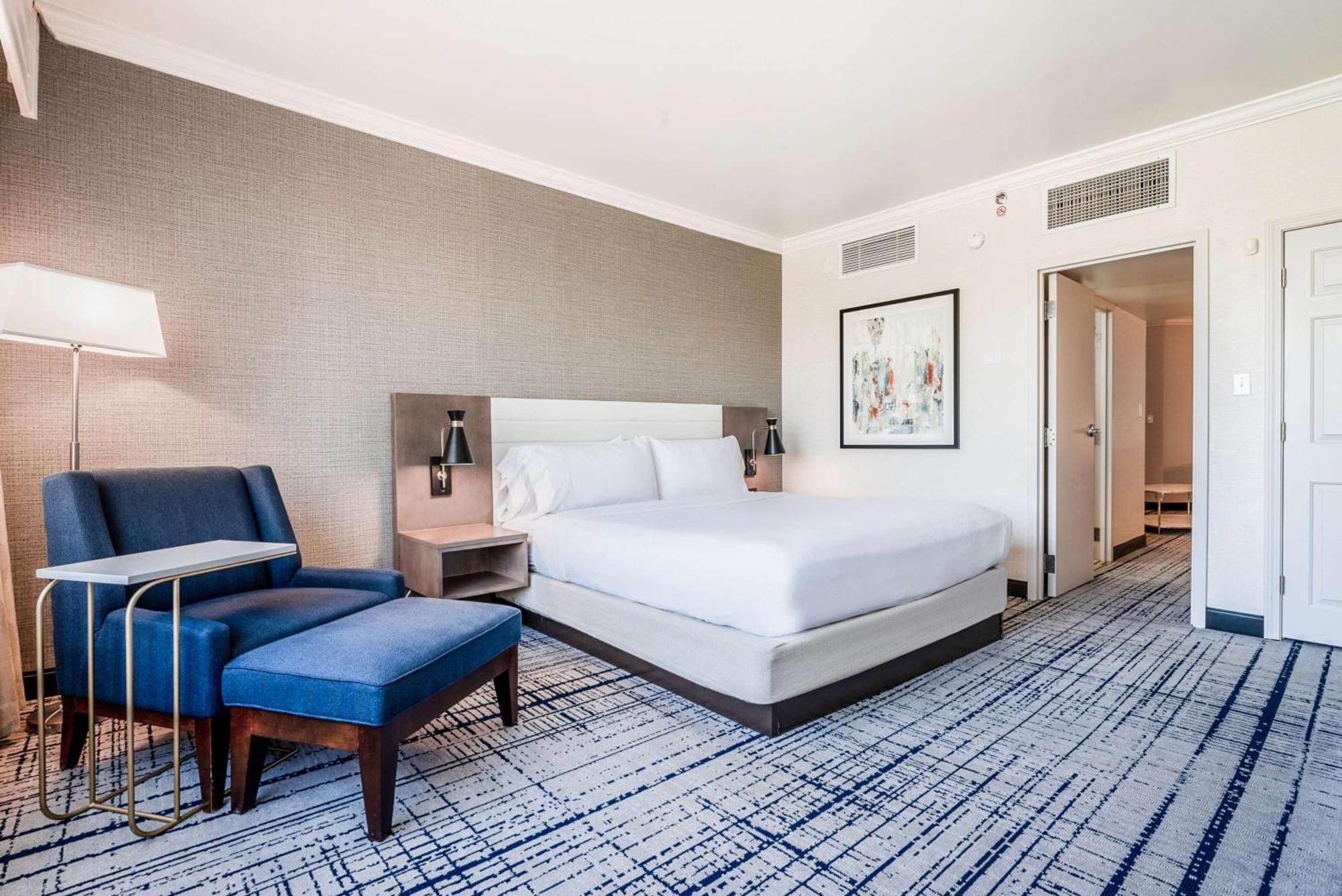 Doubletree By Hilton South Charlotte Tyvola Hotel Екстериор снимка