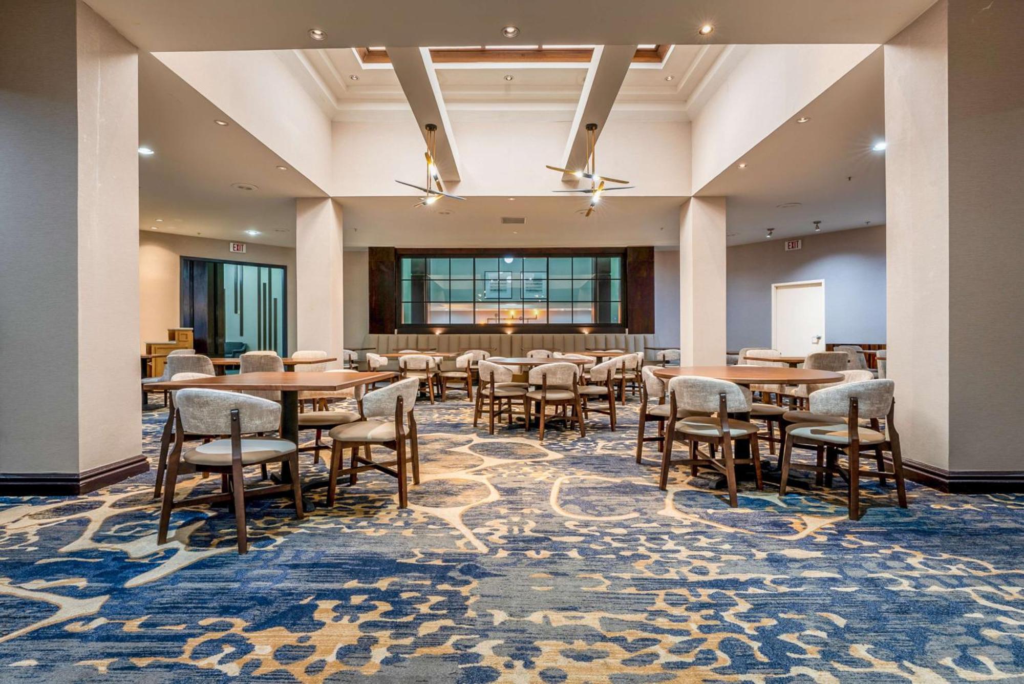 Doubletree By Hilton South Charlotte Tyvola Hotel Екстериор снимка