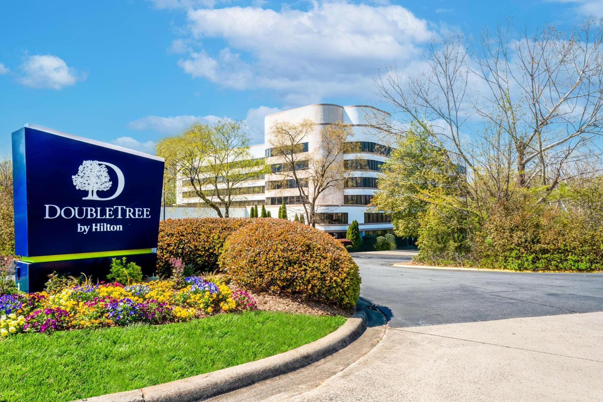Doubletree By Hilton South Charlotte Tyvola Hotel Екстериор снимка
