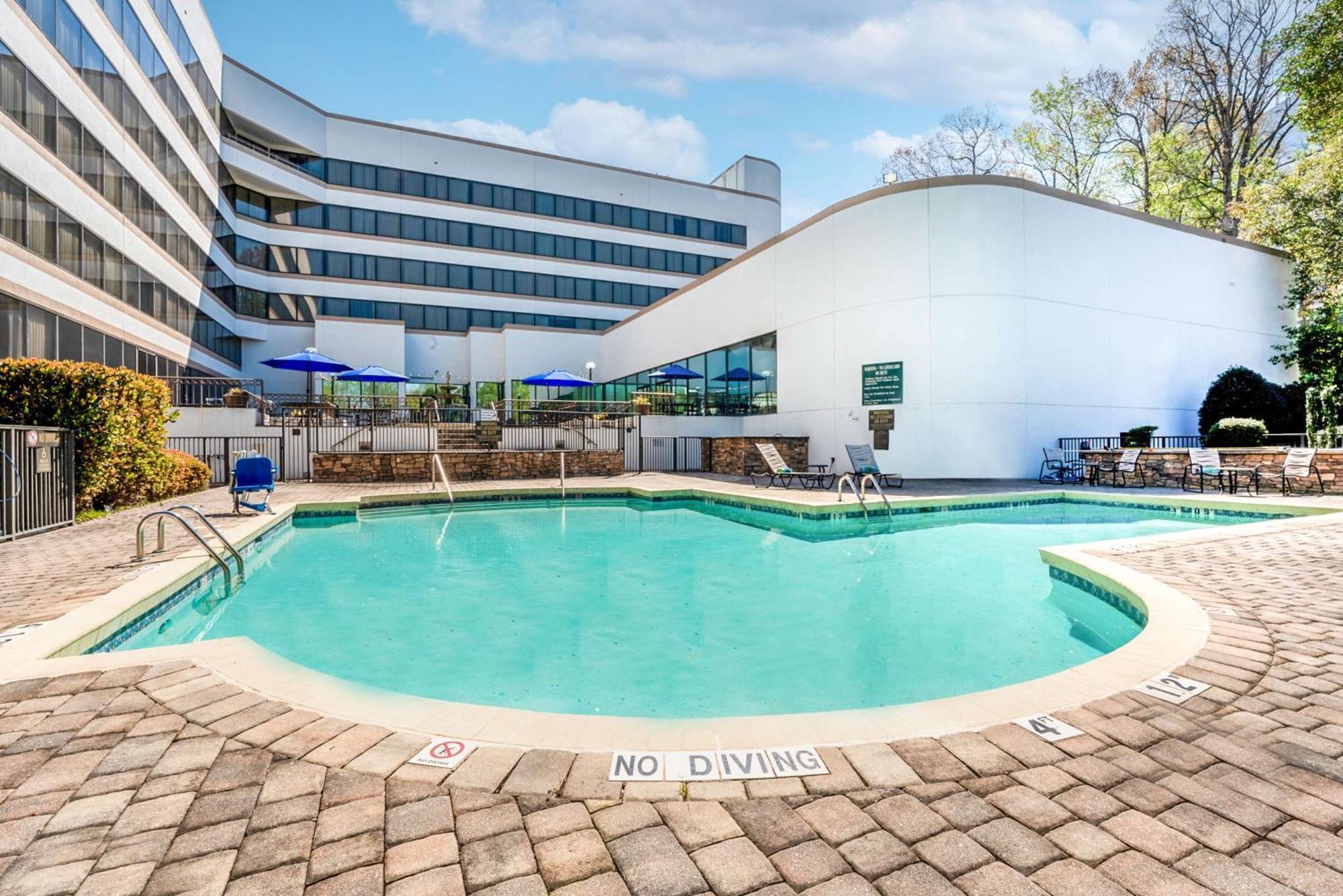 Doubletree By Hilton South Charlotte Tyvola Hotel Екстериор снимка