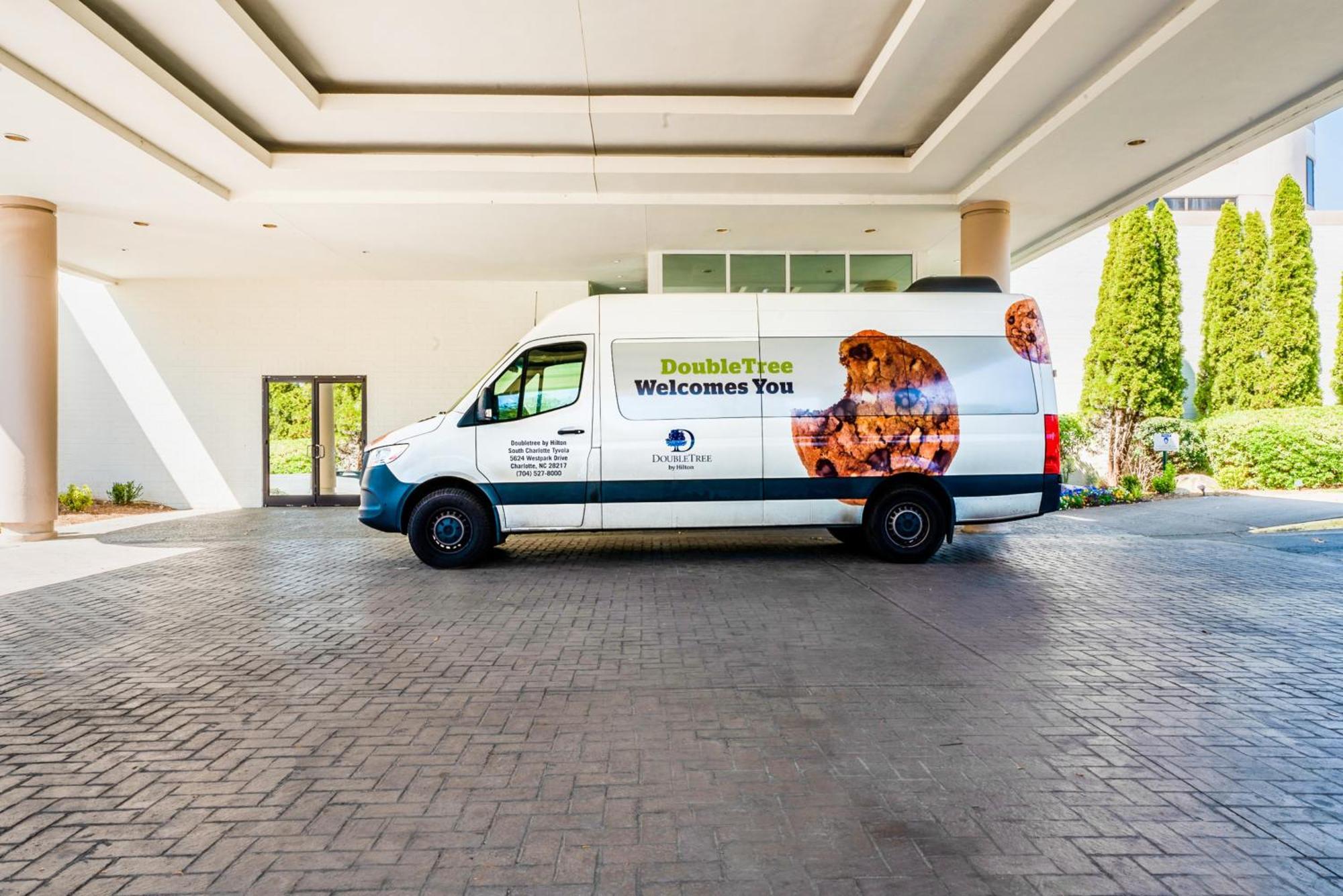 Doubletree By Hilton South Charlotte Tyvola Hotel Екстериор снимка