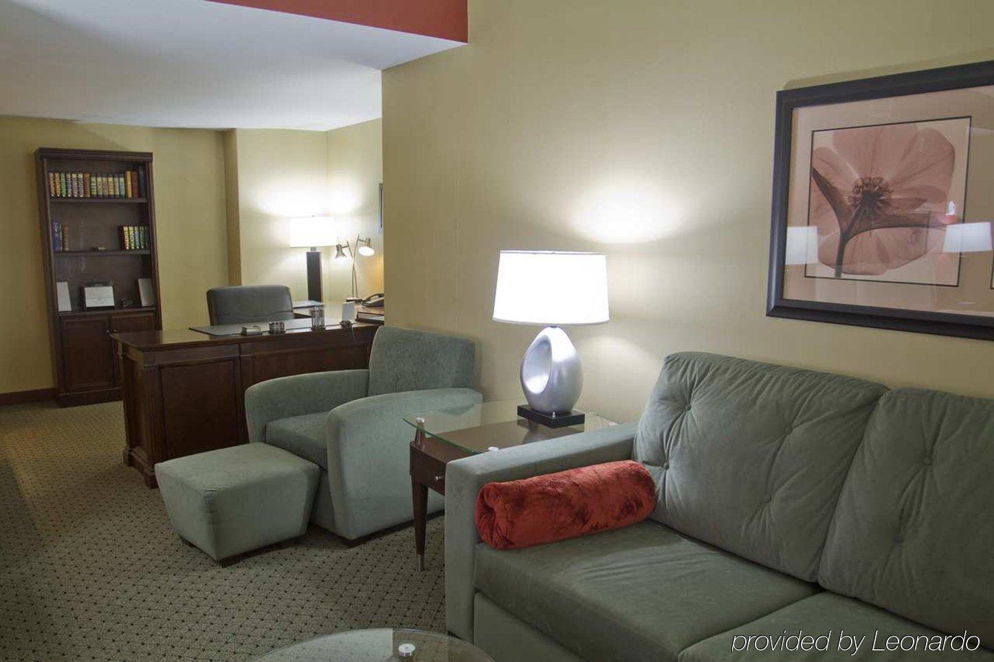 Doubletree By Hilton South Charlotte Tyvola Hotel Екстериор снимка
