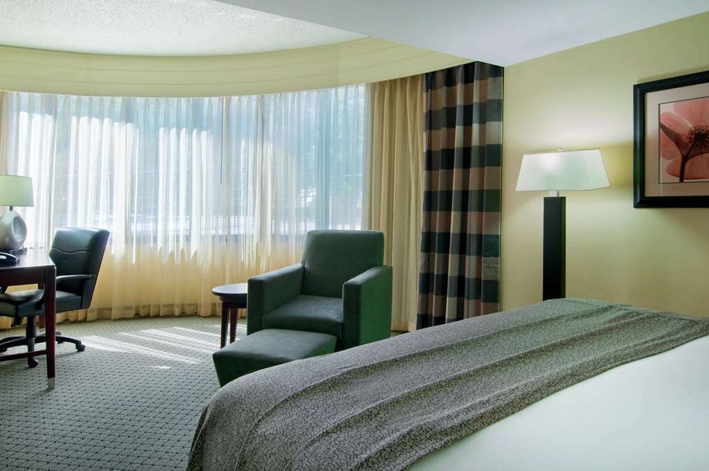 Doubletree By Hilton South Charlotte Tyvola Hotel Стая снимка